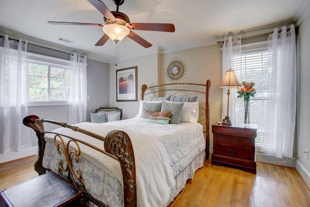 אטלנטה Sleeps16, Spacious Home, Close To Downtown, Beltline, And Walk To Restaurants, 75" Tv, 2 Person Jacuzzi, Ping Pong מראה חיצוני תמונה